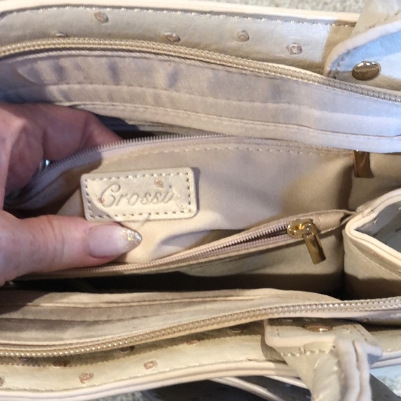 Crossi Woman’s Ostrich Faux Leather Bow Camel Tan Double Pocket Gold Zip Bag - Picture 5 of 8